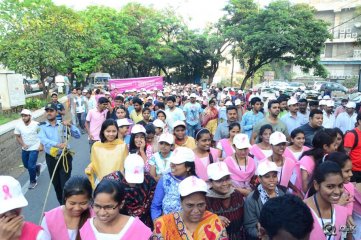 Celebs At Breast Cancer Awareness Walk